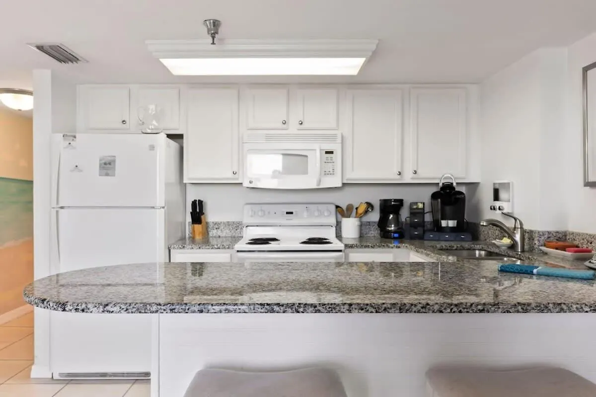 Apartment Coastal Chic Suite At Sunglow Resort By Brightwild Daytona Beach Shores