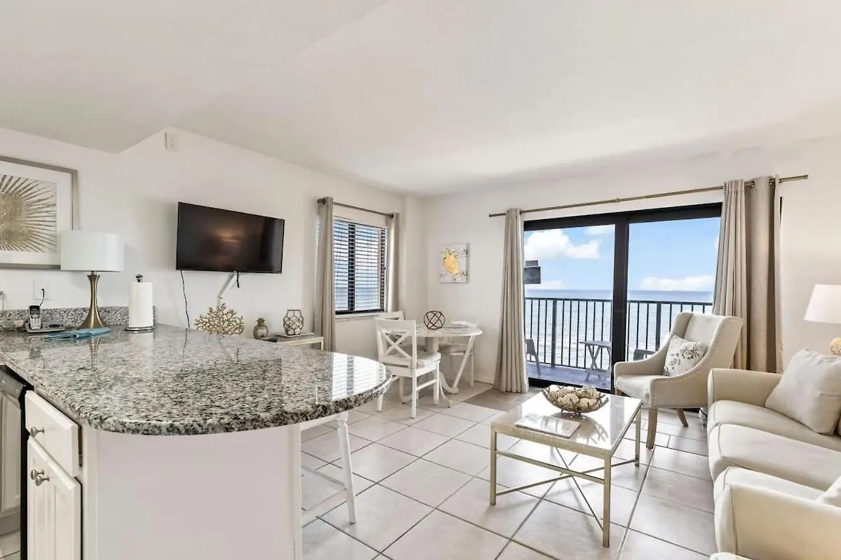 Coastal Chic Suite At Sunglow Resort By Brightwild Daytona Beach Shores